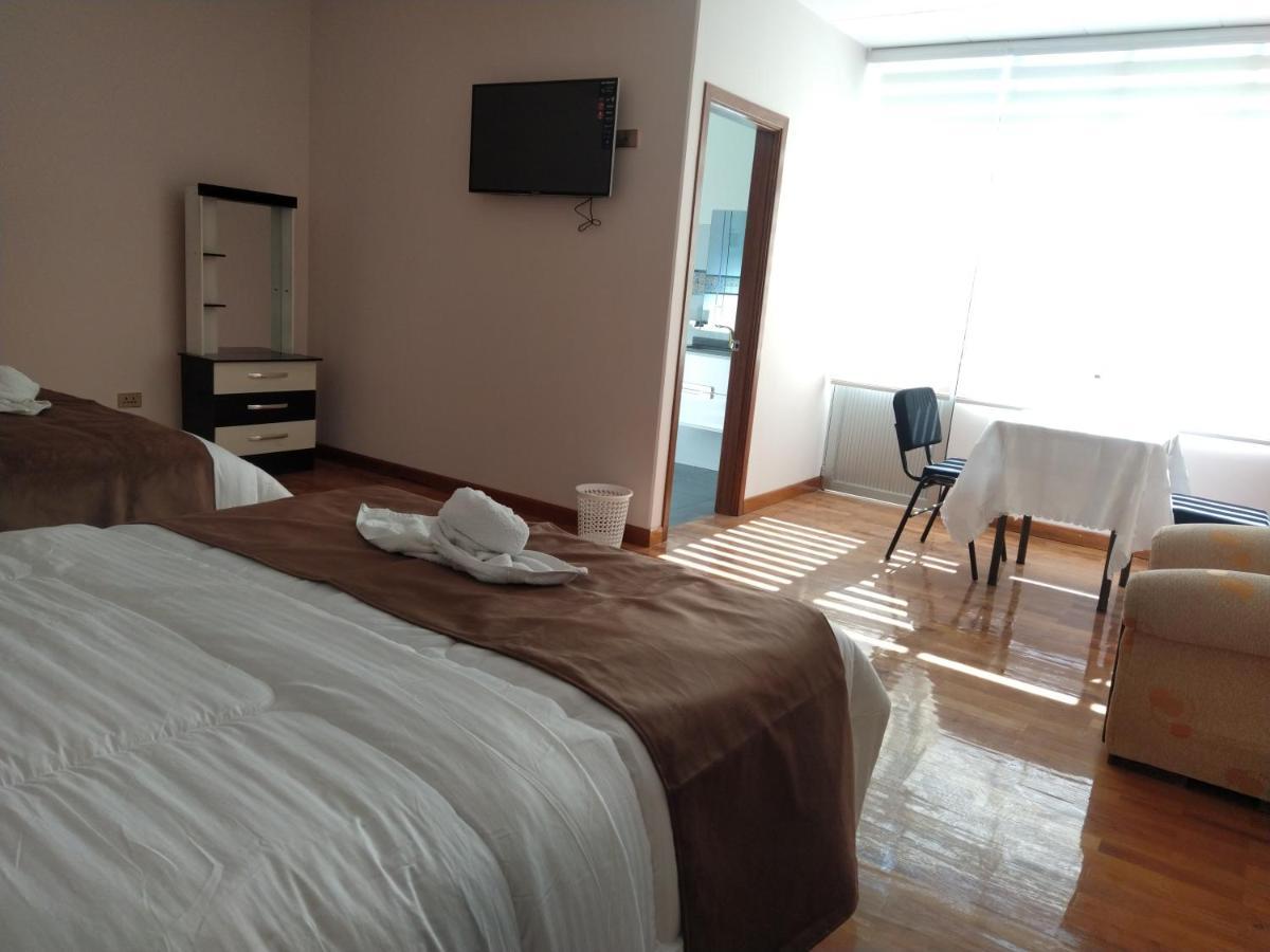 Hostal Alvasar Copacabana  Exterior photo